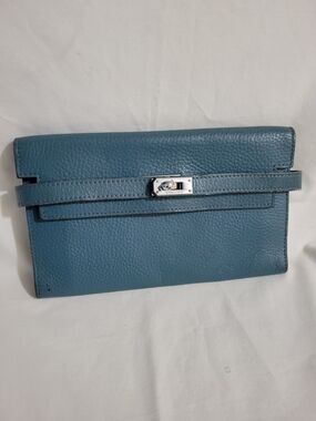 Pebbled Leather Fashion Clutch Wallet - Blue